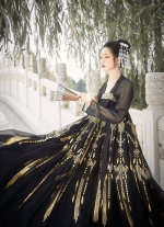 Hanfu Noir et doré